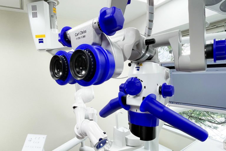 歯科手術用顕微鏡